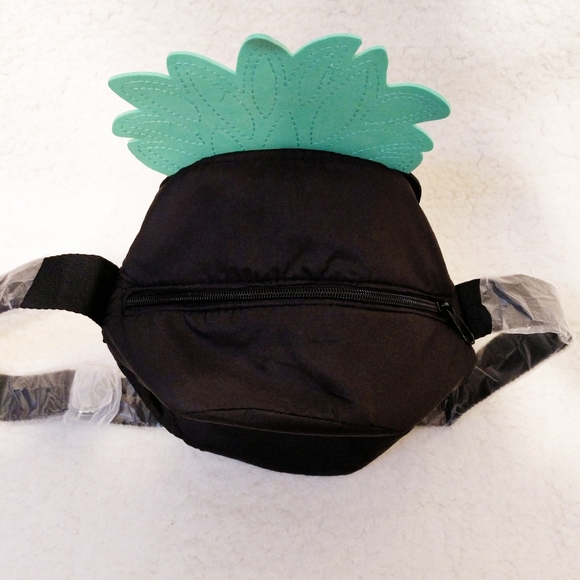 VS PINK Insulated Pineapple Crossbody Cooler Bag - Picture 6 of 8